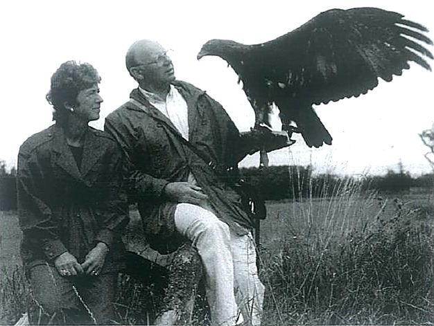Irene og Frank Wenzel med kongeørn.